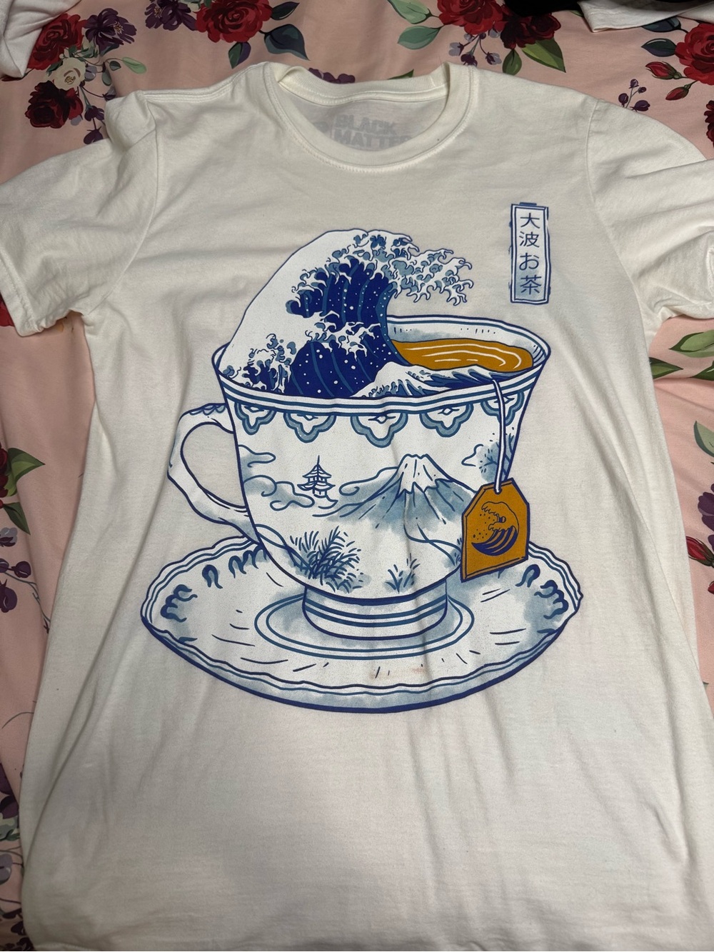 Hot Topic White Tee with Blue Wave and Gold Tea Graphic